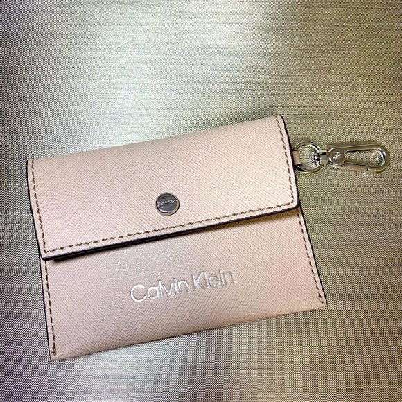 Calvin Klein Accessories - BRAND NEW - CALVIN KLEIN Compacted Cardholder ❤️❤️❤️